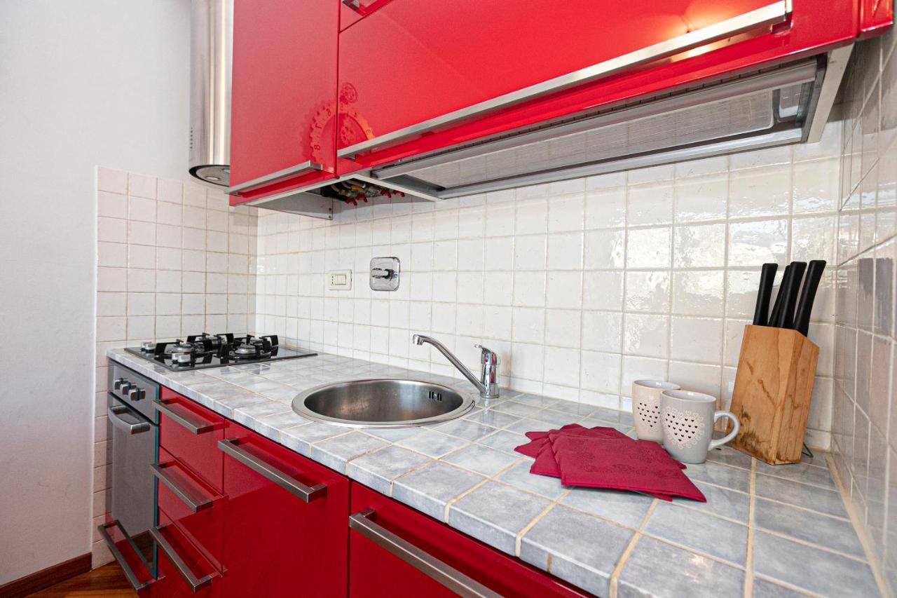 Real Italian Estate - Red Coral Apartment Генуа Екстериор снимка