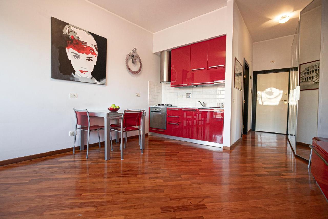 Real Italian Estate - Red Coral Apartment Генуа Екстериор снимка