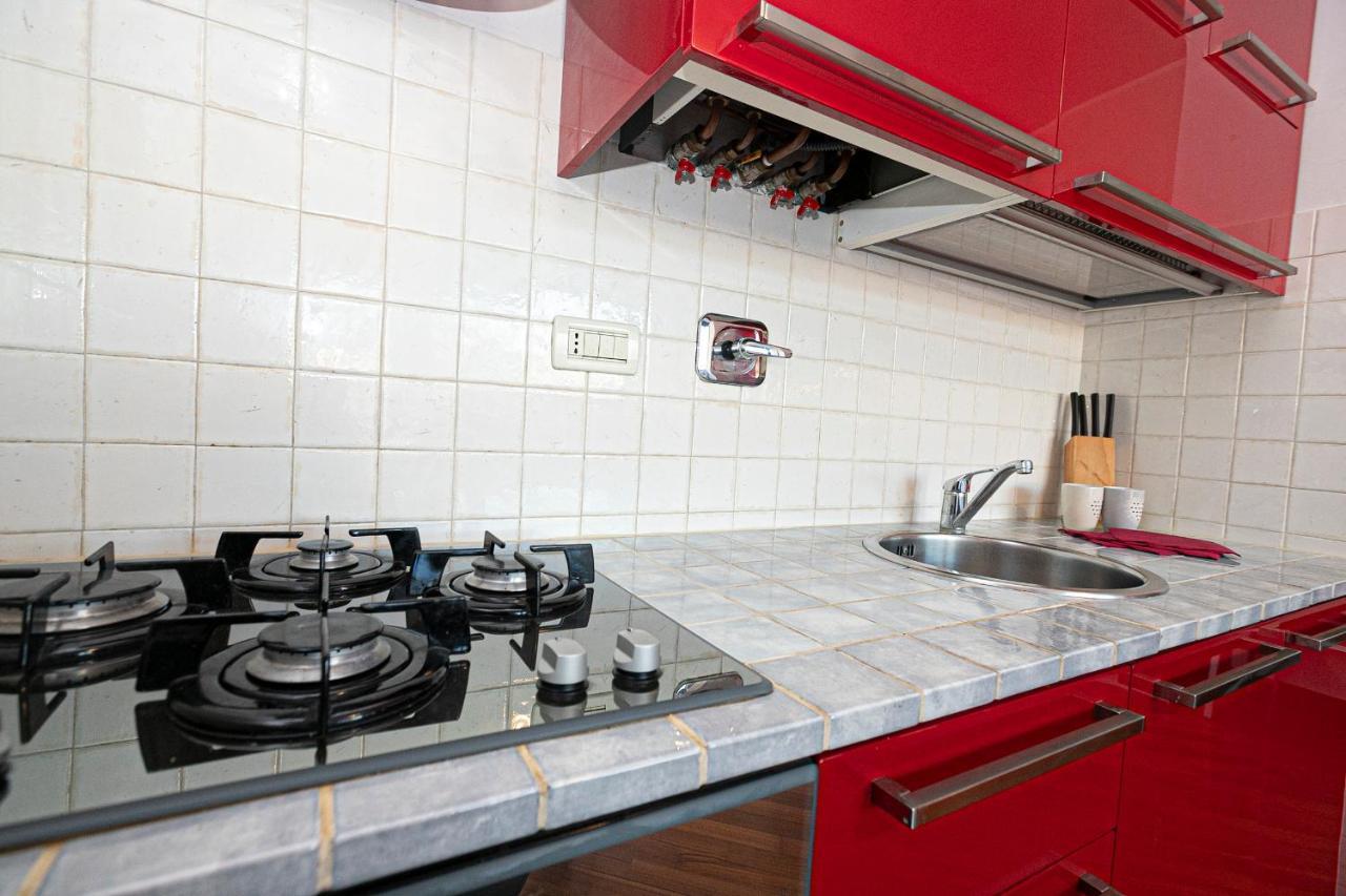 Real Italian Estate - Red Coral Apartment Генуа Екстериор снимка