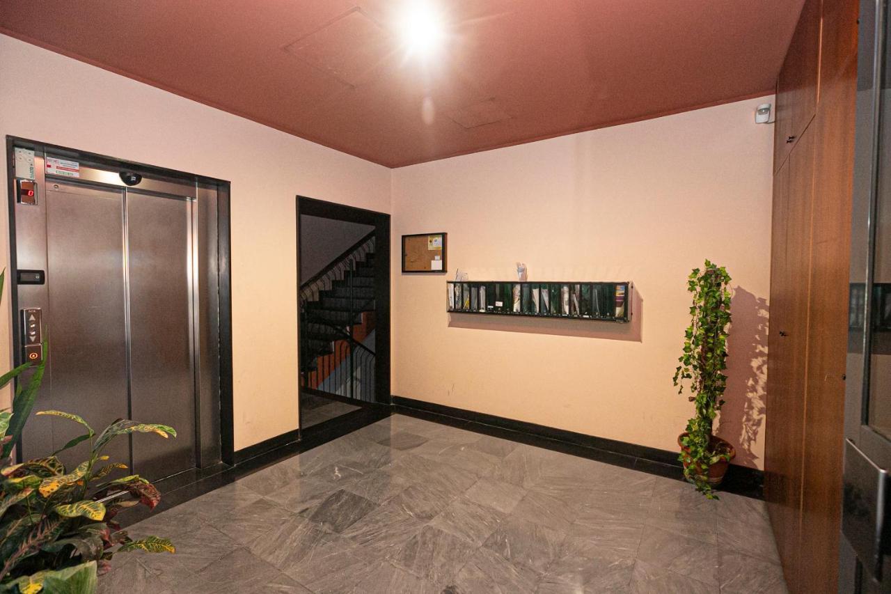 Real Italian Estate - Red Coral Apartment Генуа Екстериор снимка