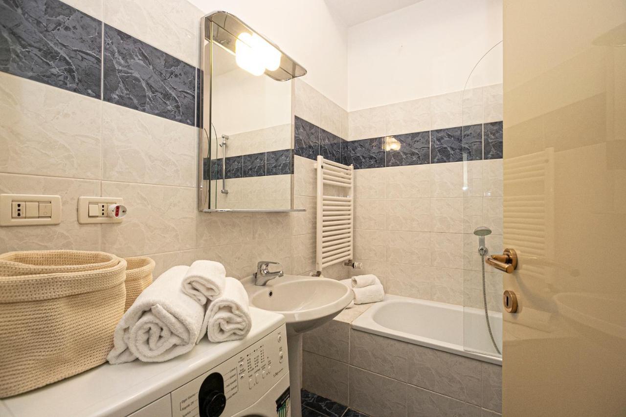 Real Italian Estate - Red Coral Apartment Генуа Екстериор снимка